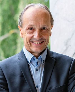 Portraitfoto von Daniel Hotz.