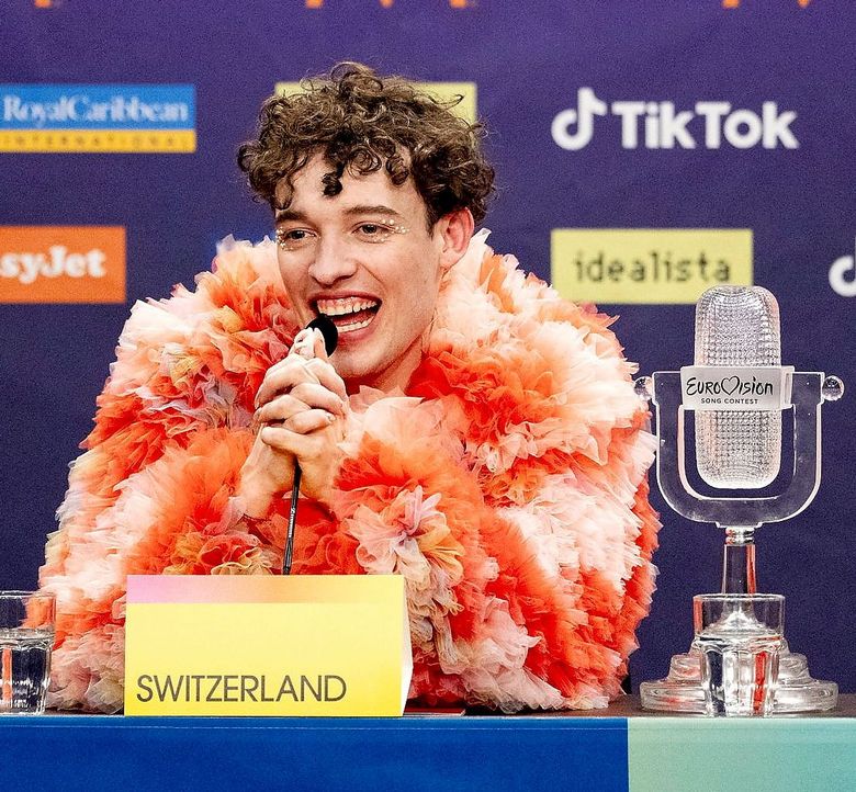 Nemo hält eine Pressekonferenz anlässlich des Siegs am Eurovision Song Contest 2024.