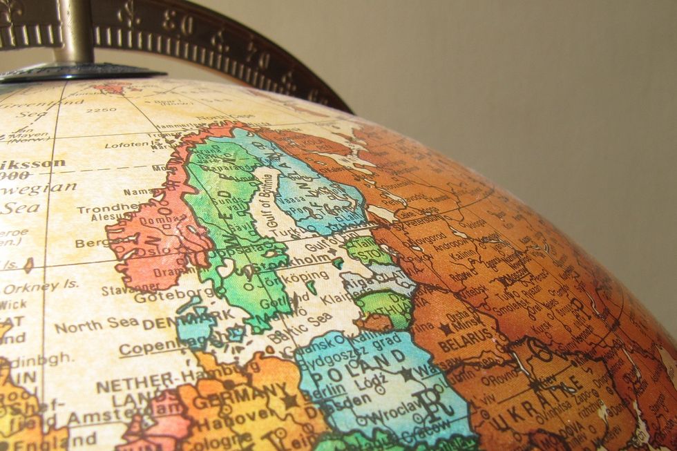 Bildausschnitt zeigt Skandinavien auf einem Globus.