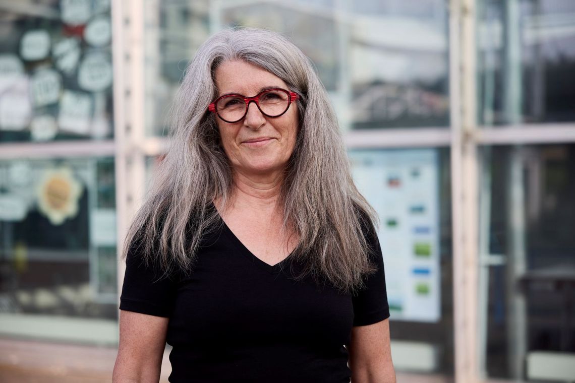 Eine Frau mit langen Haare