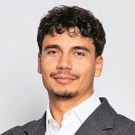 Porträt von Amir Sahi.