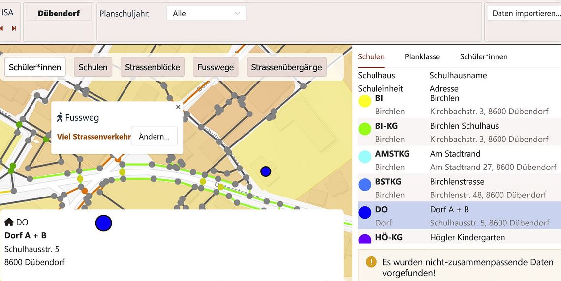Ansicht einer Webapplikation mit verschiedenen Schulhäusern.