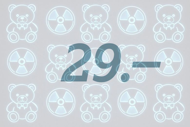Plüschbären und Strahlenwarnung.