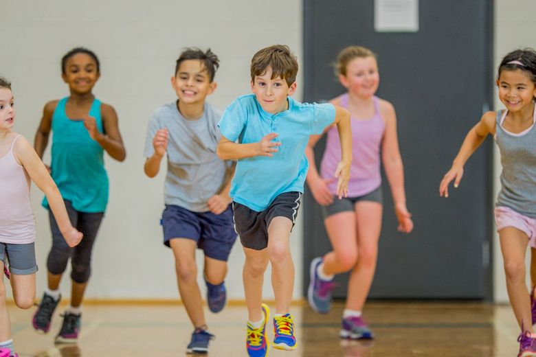 Kinder beim Sport.